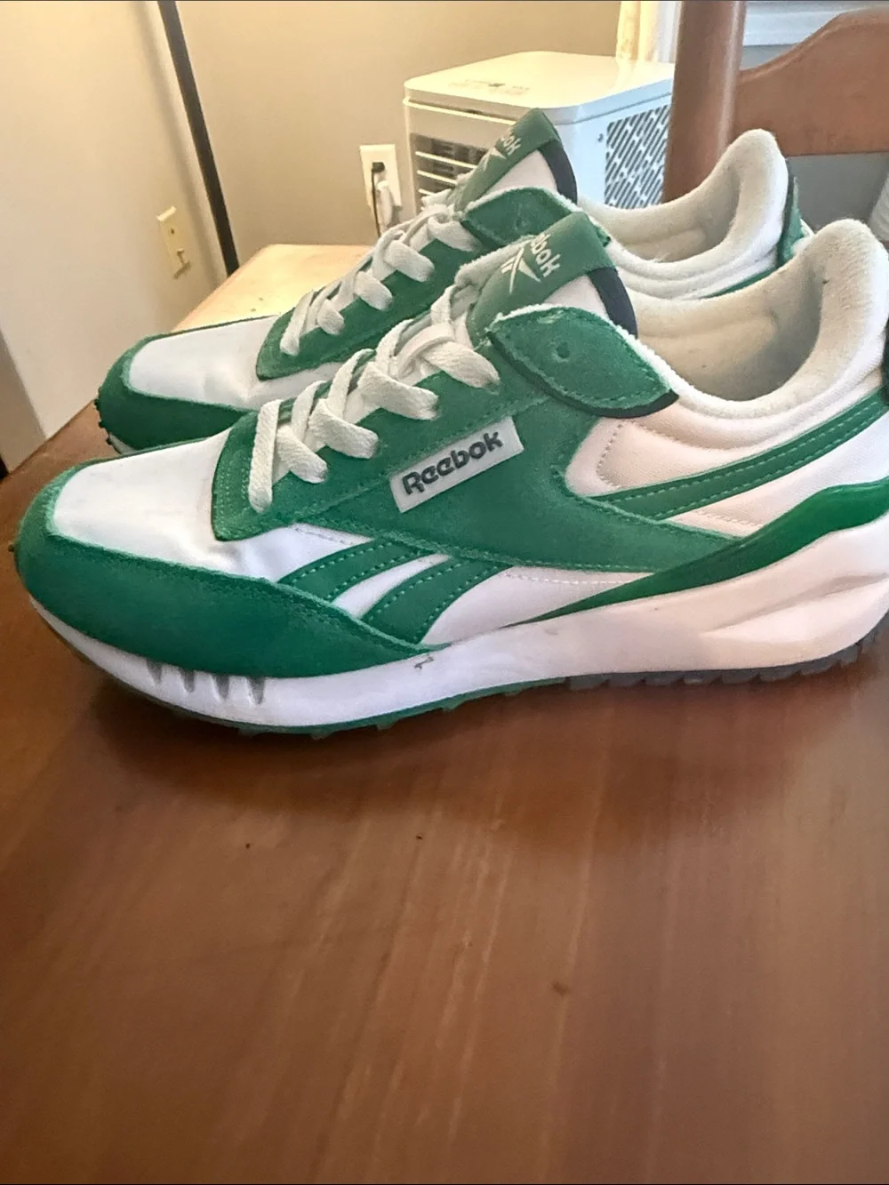 Reebok classic low